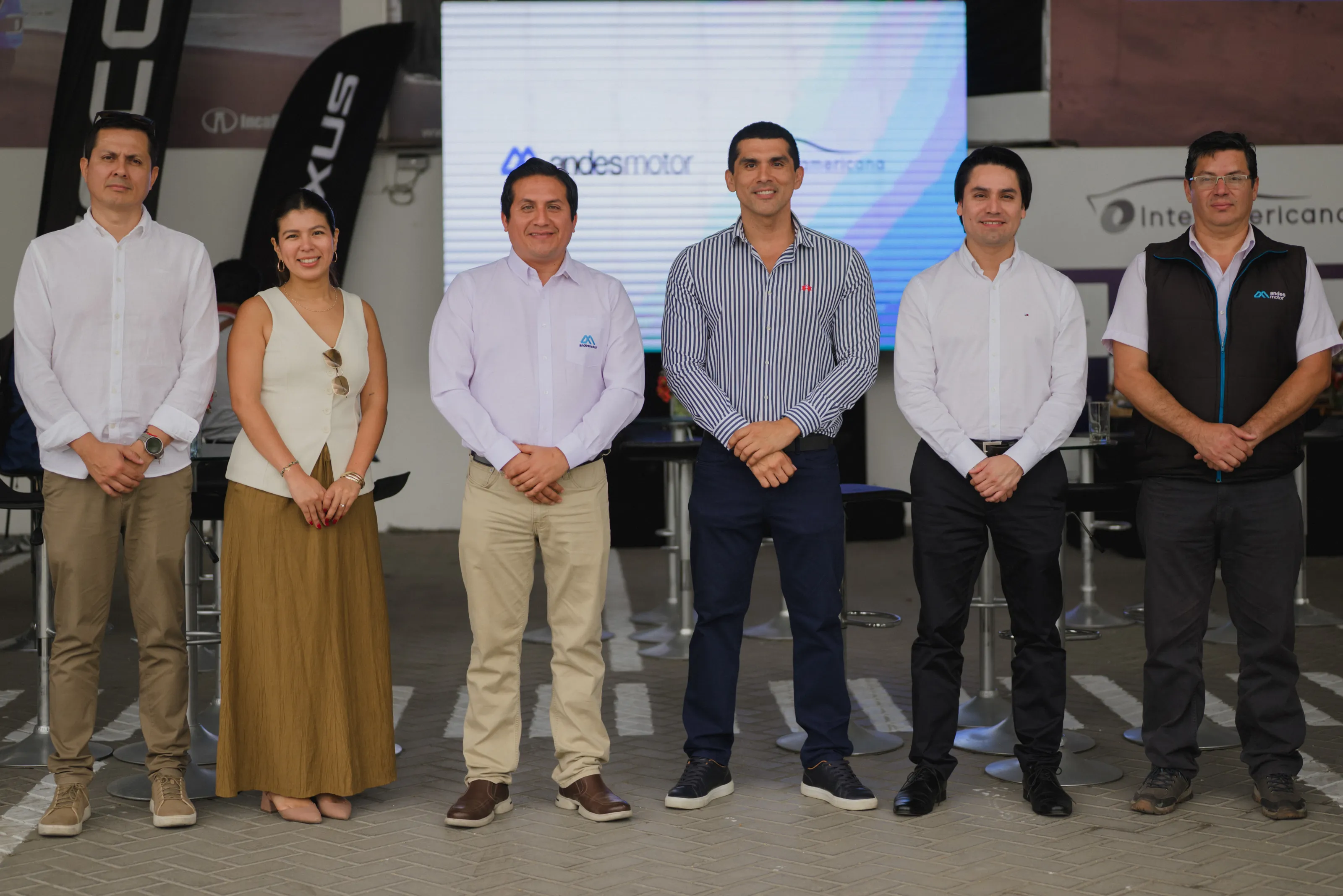 Representantes de Interamericana y Andes Motor en la apertura de Piura